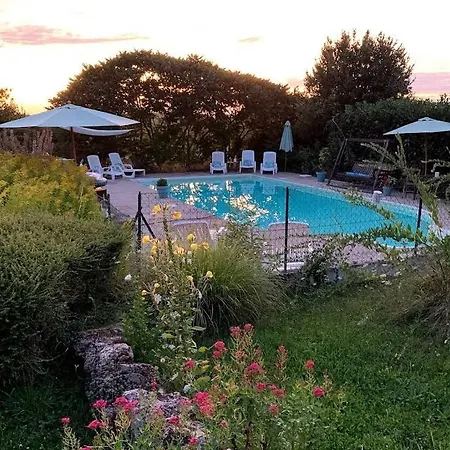 Camping Glamping The Rose Garden With Own Garden - External Shower & Toilet And Kitchen *